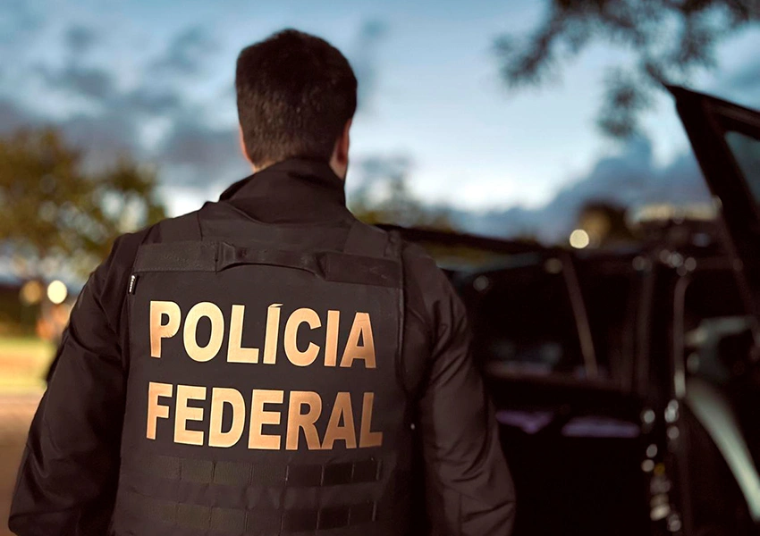 Polícia Federal apreende cédulas falsas e detém adolescente em Correios no interior da Bahia