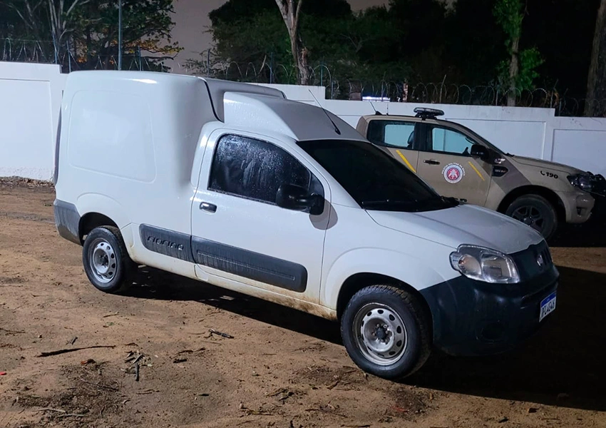 Polícia Rodoviária apreende veículo com restrição e registro de crime em Vitória da Conquista