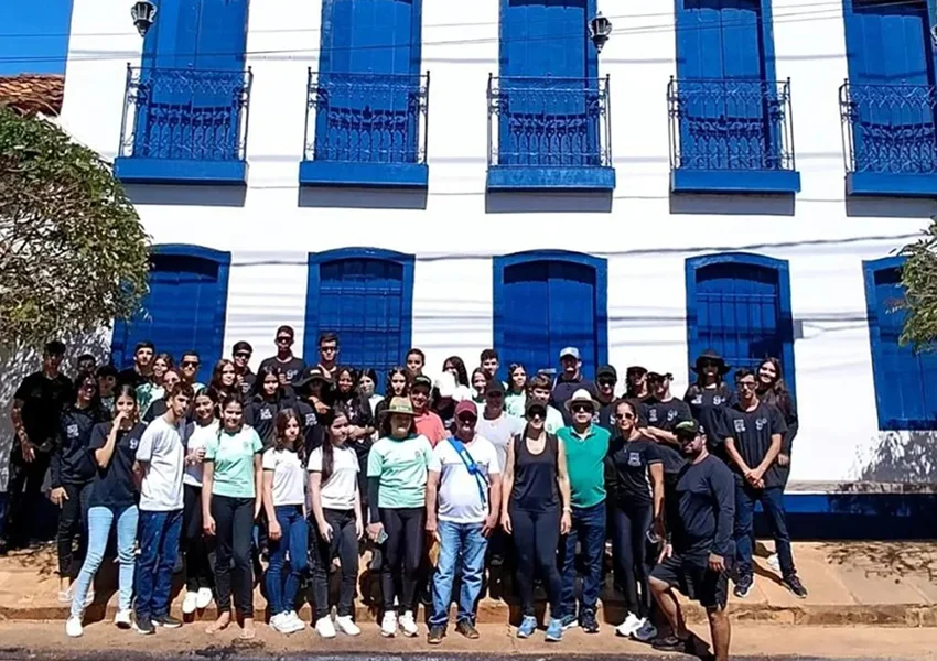 Estudantes de Livramento de Nossa Senhora participam de atividade cultural entre Livramento e Rio de Contas