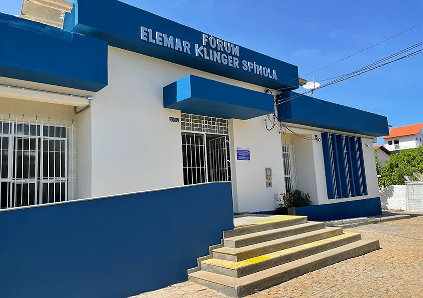 Homem é condenado a 16 anos por tentativa de homicídio a golpes de facão em Dom Basílio