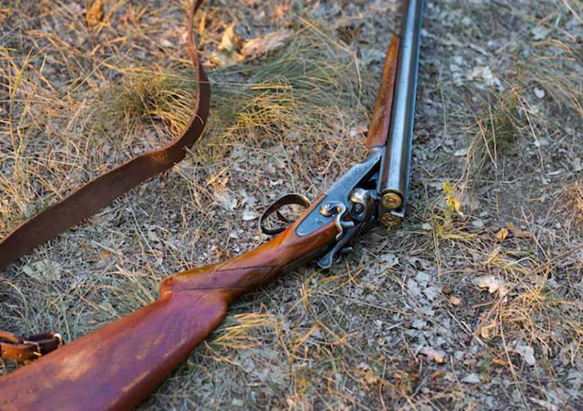 Mulher de 21 anos é atingida por tiro disparado pela própria mãe durante briga