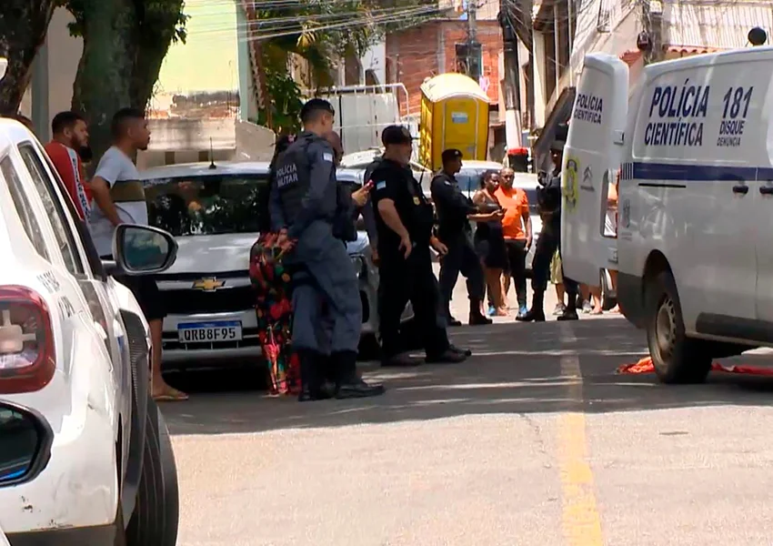 Homem de 32 anos é morto a tiros enquanto ia buscar o filho na creche