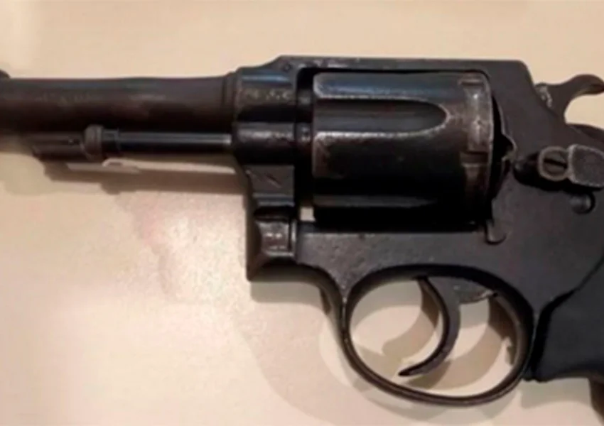 CIPE Sudoeste apreende armas e detém suspeito de alta periculosidade em Paramirim