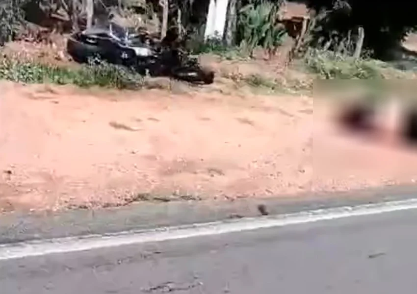 Casal fica ferido em acidente entre carro e moto na BR-430 em Riacho de Santana