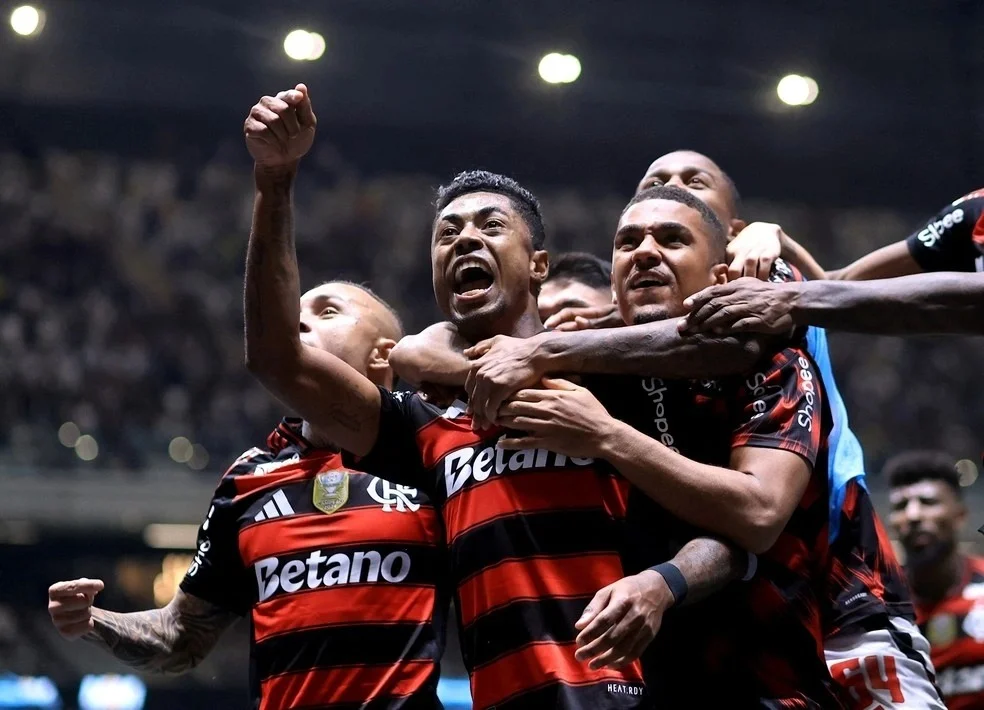 Flamengo empata com Atlético-MG e adia chance de conquistar o Brasileirão