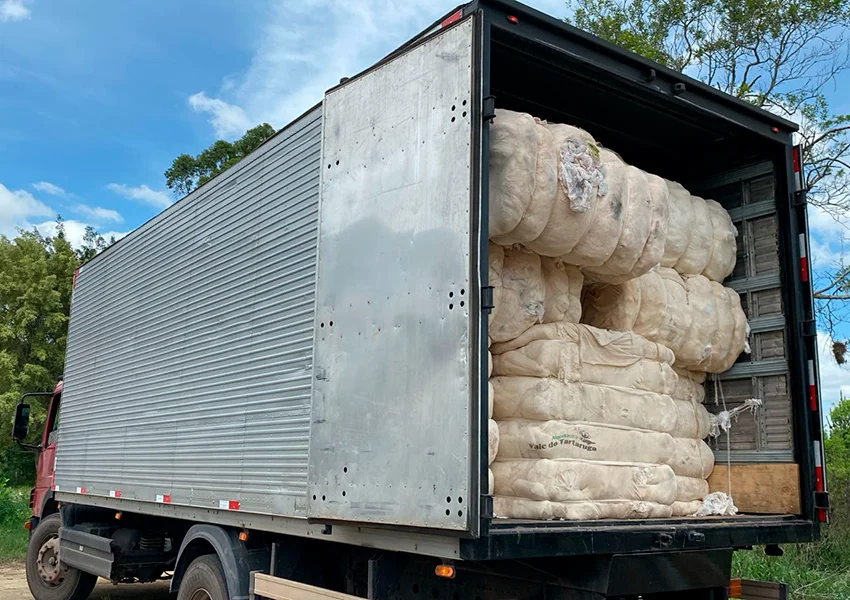 Caminhão com carga sem nota é apreendido na BA-263 em Vitória da Conquista