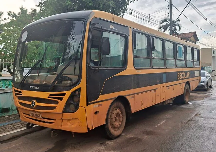 Dois homens são presos após furto de ônibus escolar em Ibotirama