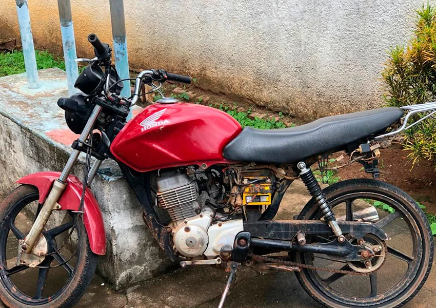 PM recupera motocicleta furtada em Tauapé e apreende menor em Licínio de Almeida