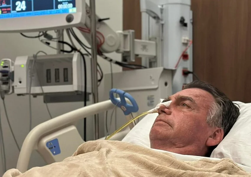 Médico de Bolsonaro confirma traumatismo craniano leve após queda na PF