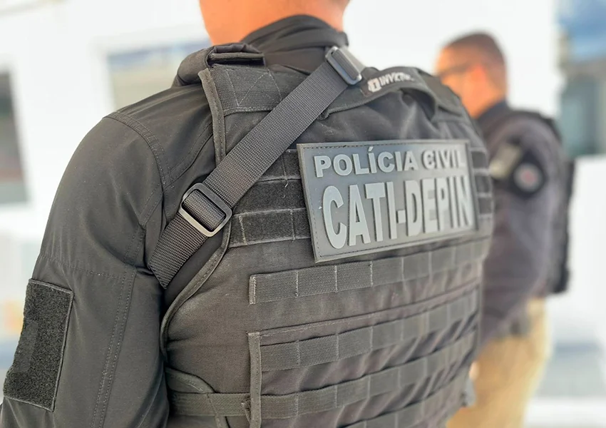 Homem é preso em flagrante por violência doméstica e cultivo ilegal de drogas em Itapetinga