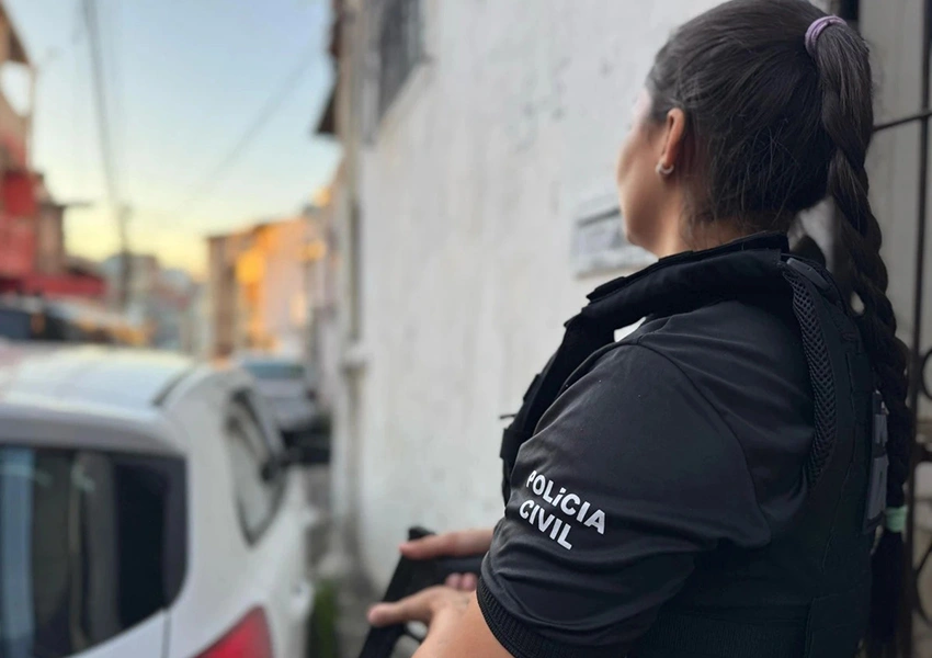 Guarda Municipal mata esposa na frente da filha de 8 anos ao vê-la fazendo as unhas