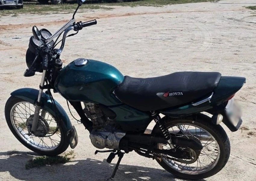 Polícia Rodoviária recupera moto com restrição de circulação em Dom Basílio