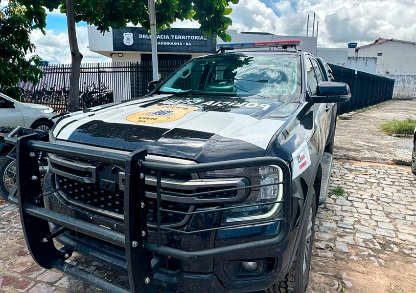 Homem é preso suspeito de agredir companheira e atear fogo em roupas dela em Malhada