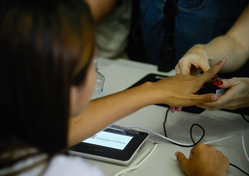 Prazo para tirar, transferir e regularizar título de eleitor termina em 6 de maio