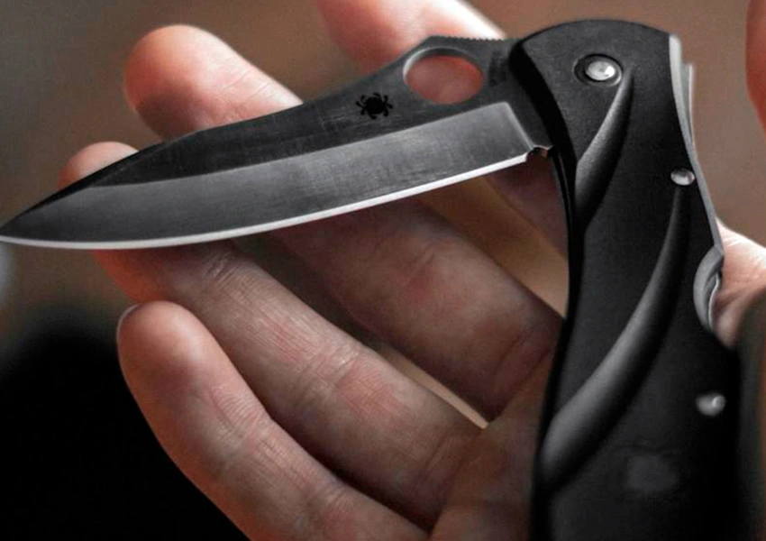 Adolescente agride pessoa com canivete em escola de Encruzilhada