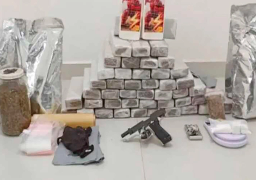 Dupla é presa pela Cipe Sudoeste com 45 kg de maconha e arma em Conquista