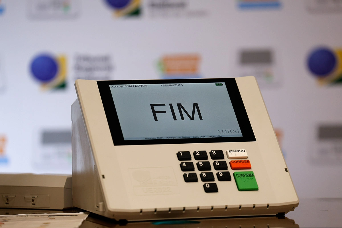 TRE-BA desmente fraude e rebate acusações de Eduardo Bolsonaro sobre urnas