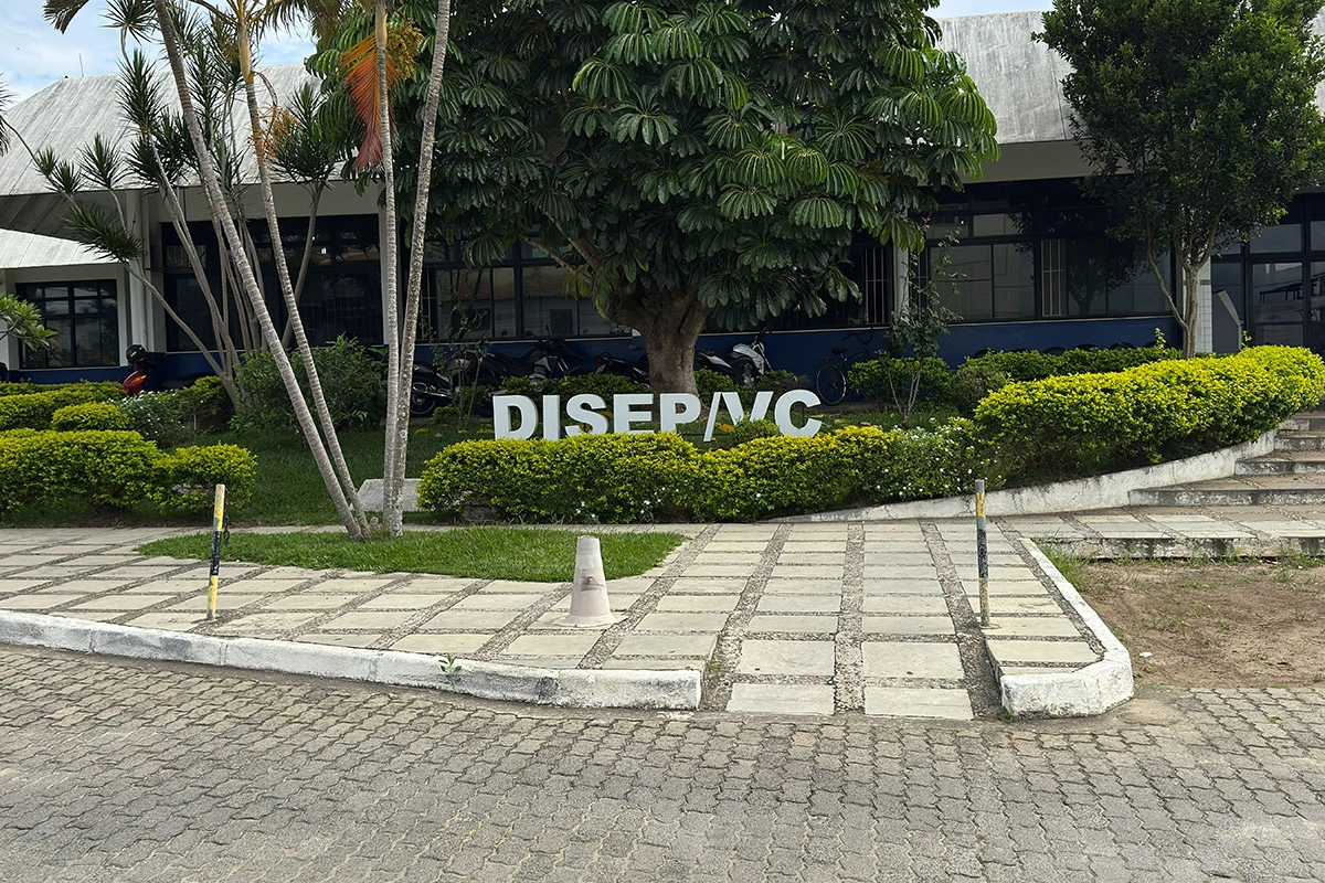 Homem é detido por desacato a policiais militares na BA-262 em Vitória da Conquista