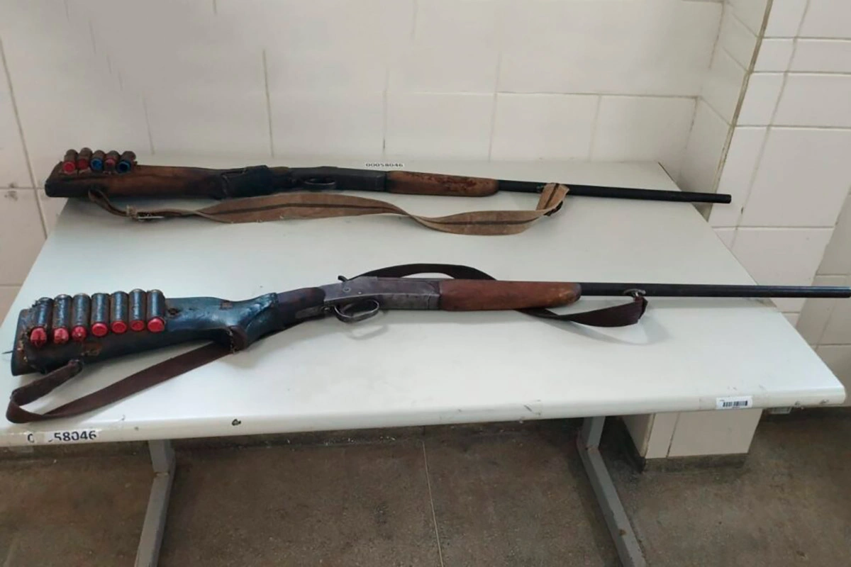 Dupla é presa com duas espingardas durante ação da PM em Caculé