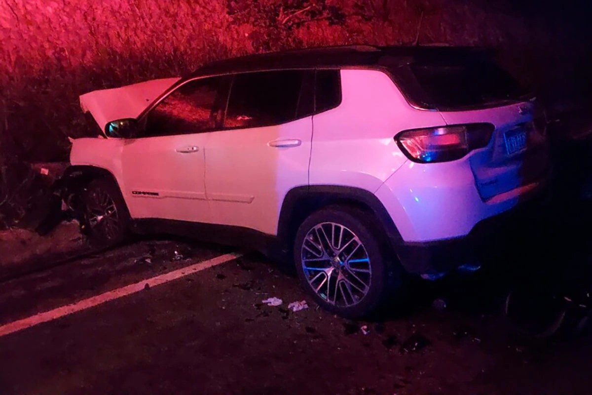 Acidente na BA-026 deixa homem e criança mortos e três feridos em Maracás
