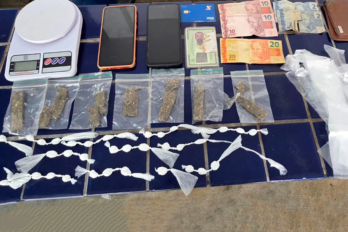 Homem é preso pela CIPE Sudoeste com cocaína e maconha em Maetinga