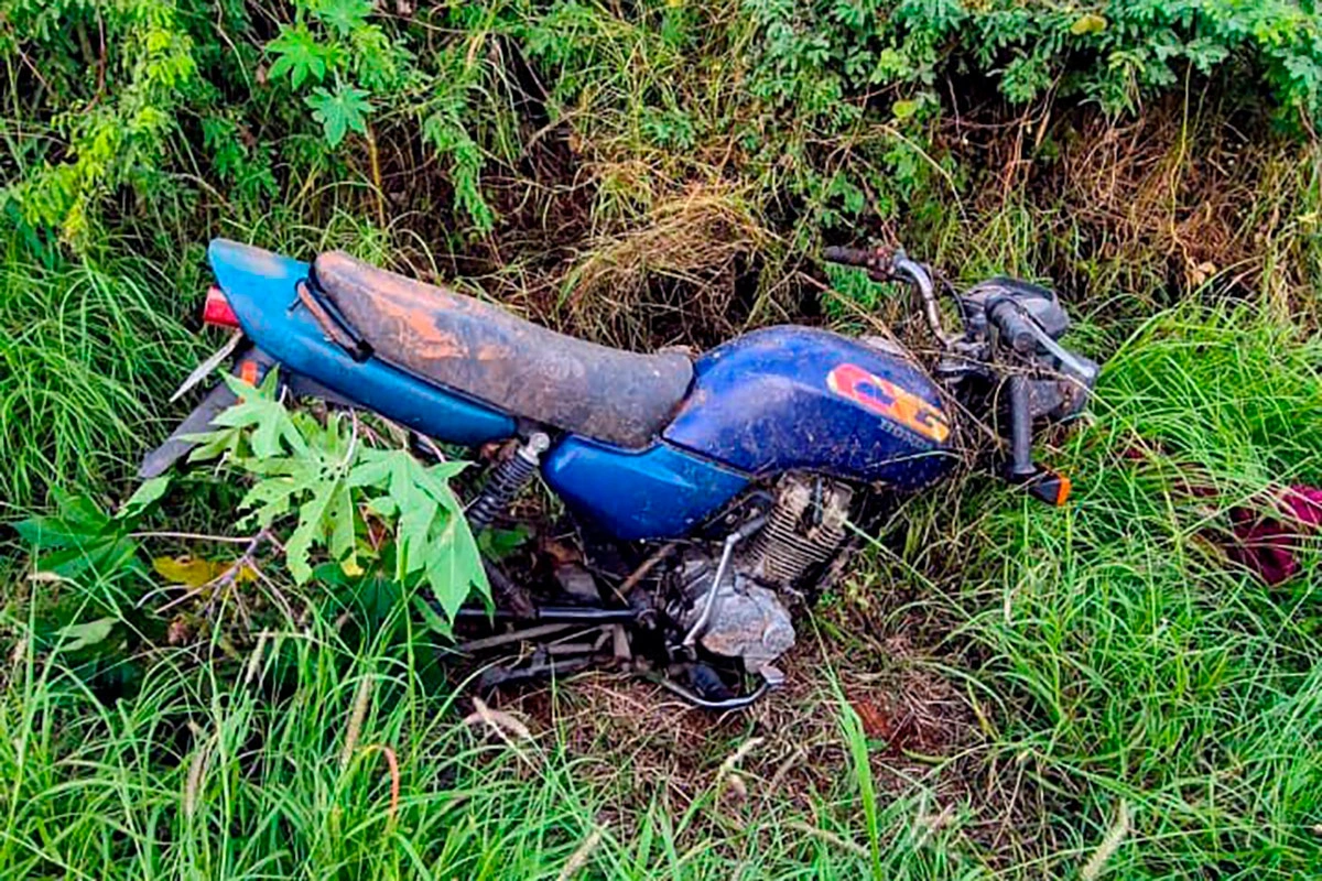 PM recupera motocicleta roubada em área de matagal em Brumado