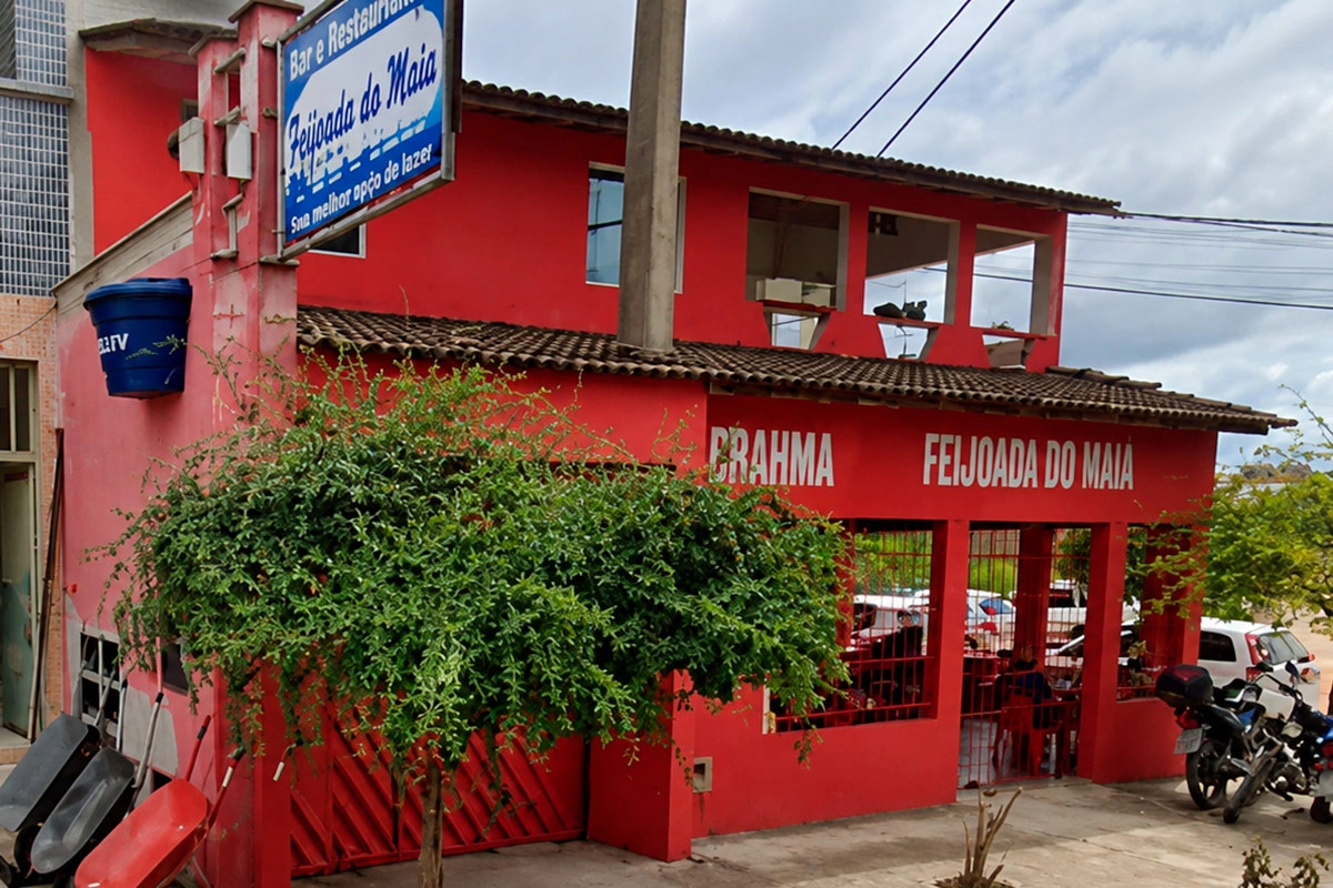 Irmã atira contra irmão e cunhada dentro de restaurante em Vitória da Conquista