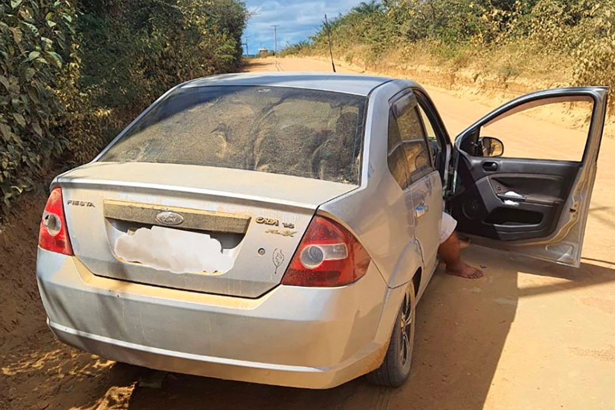 Motorista embriagado bate em cinco motos e é preso após tentar fugir em Aracatu