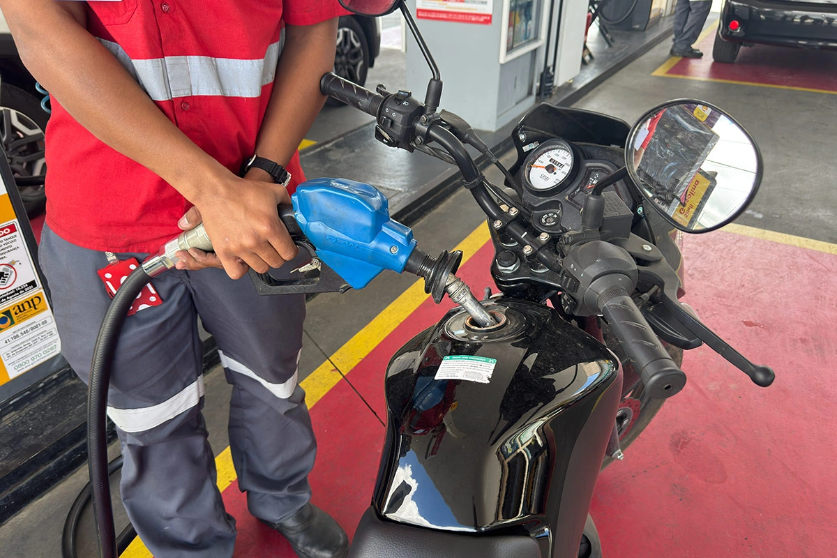 Governo Lula prepara medida provisória para tentar frear alta da gasolina