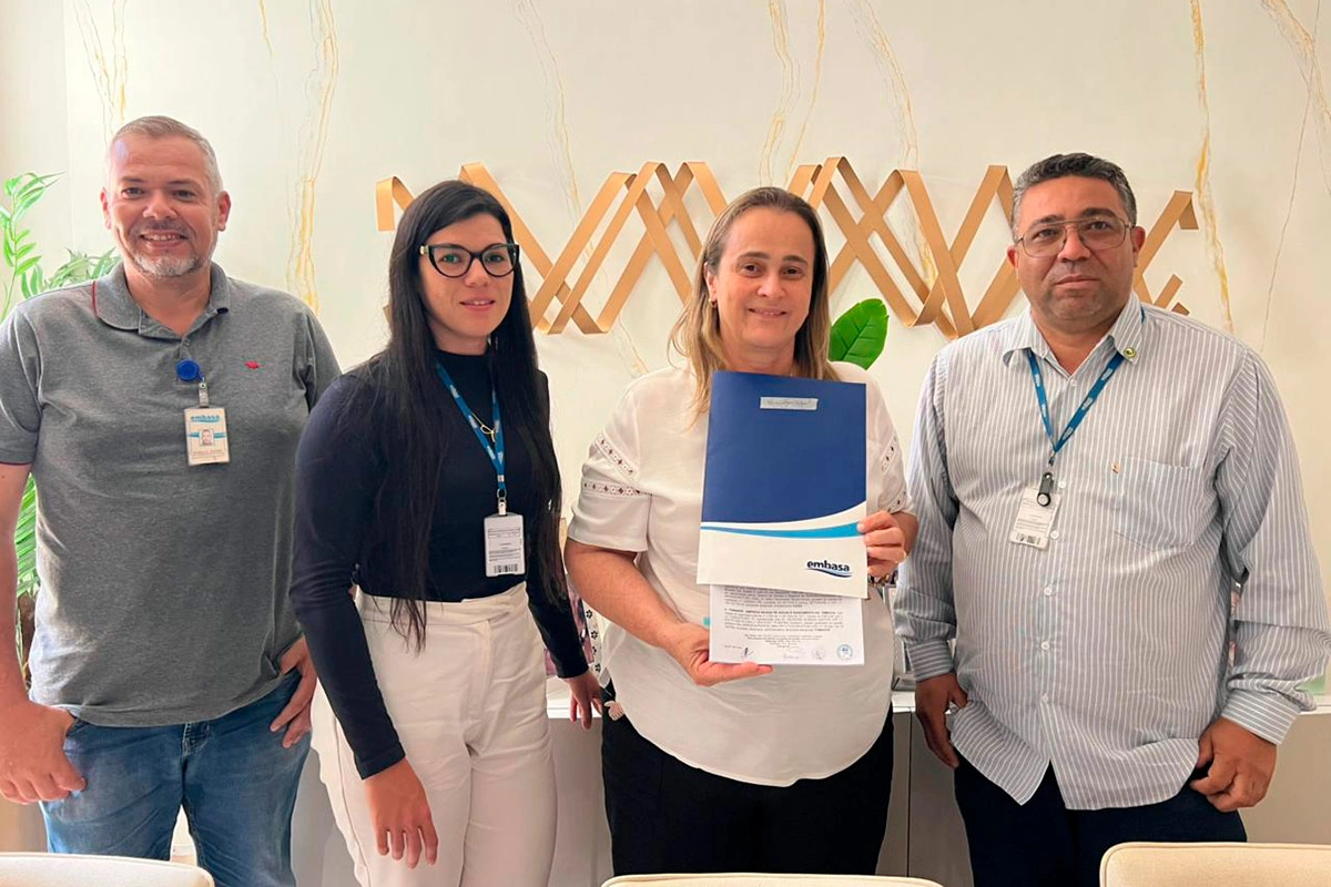 Prefeita Joanina Sampaio assina contrato com Embasa para obra histórica de saneamento em Livramento