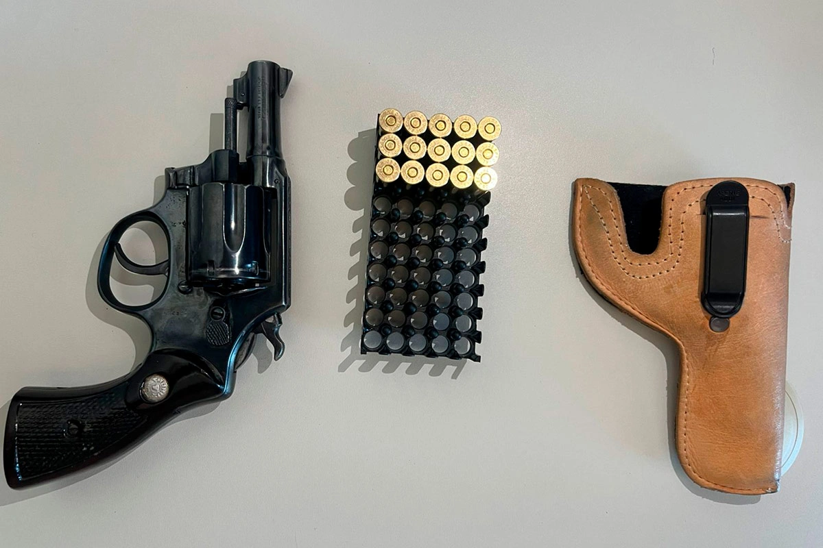  Homem é preso por posse irregular de arma após efetuar disparos em Macaúbas