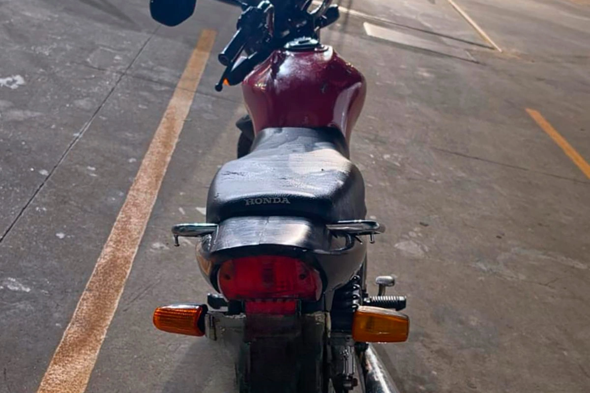 Adolescente é flagrado com moto adulterada após denúncia de barulho excessivo em Belo Campo