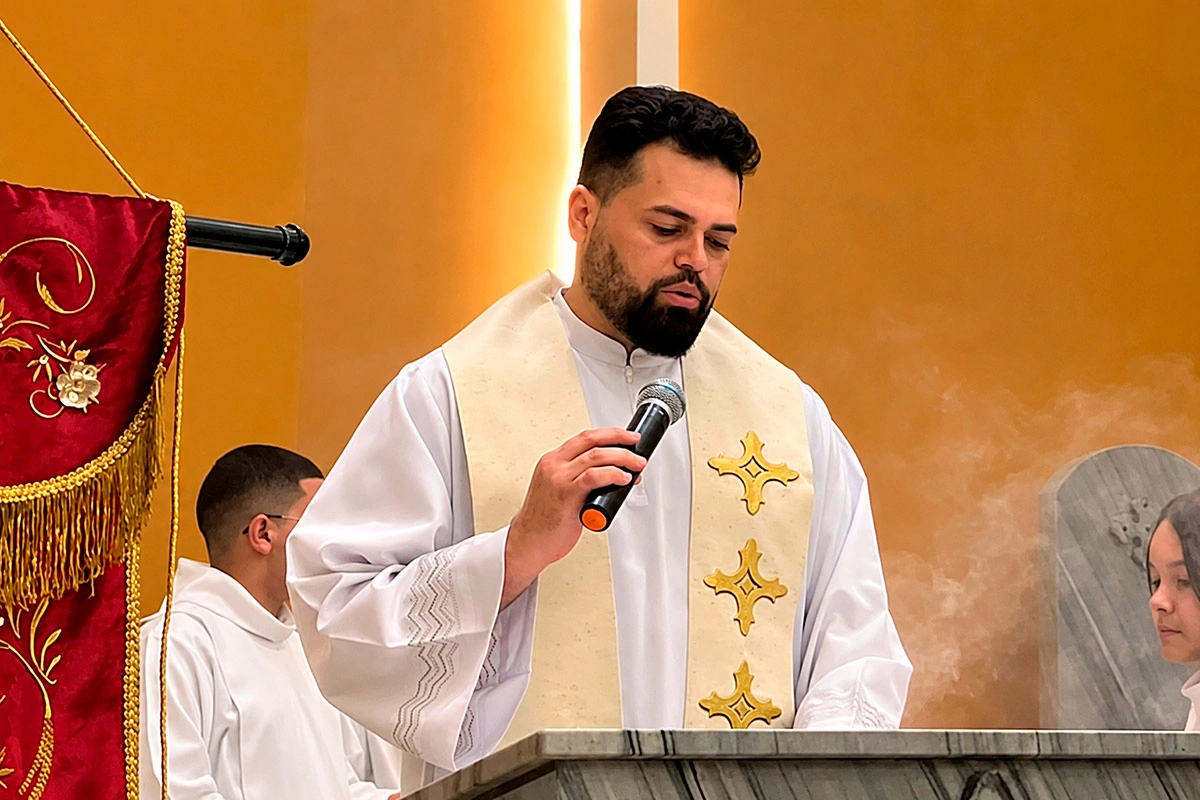 Padre Antônio Carlos Flor Bonfim assume Paróquia do Bom Jesus do Taquari em Livramento