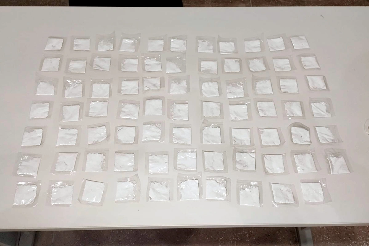 PM apreende 76 papelotes de cocaína durante abordagem em Macaúbas