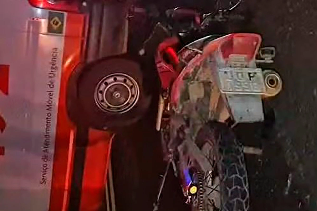 Motociclista fica em estado crítico após colisão na BR-324 na Bahia