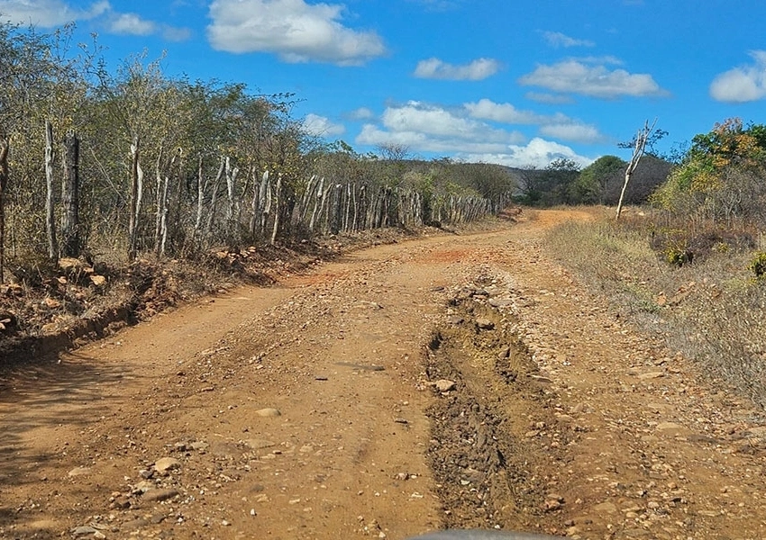 Moradores cobram recuperação de estradas rurais em Dom Basílio