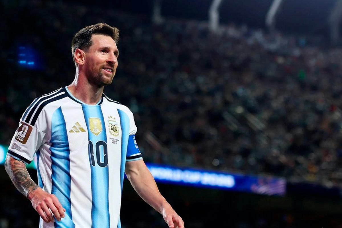 Messi marca três vezes, iguala recorde de Klose e faz história na Copa