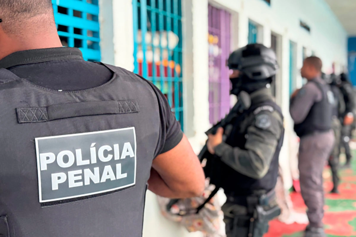 Justiça condena dez policiais penais por esquema criminoso em presídio baiano