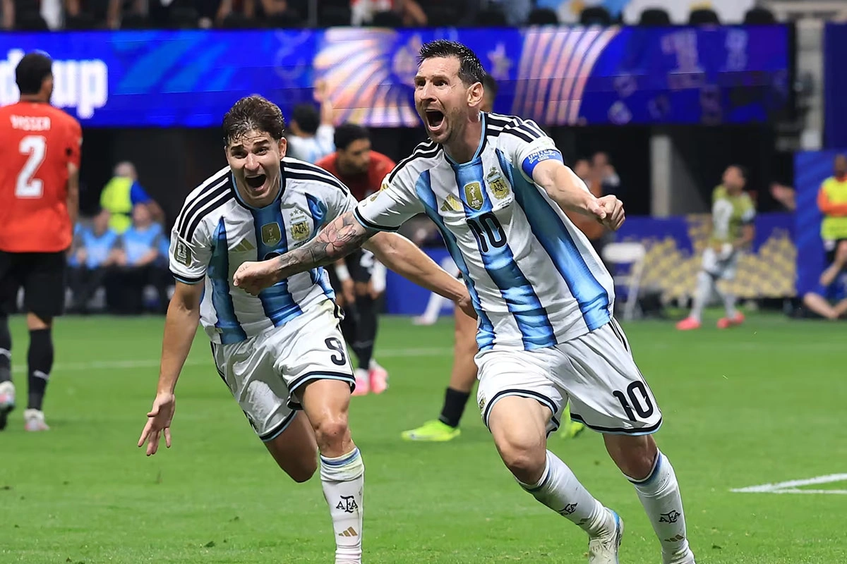 Argentina vira sobre o Egito nos minutos finais e avança às quartas da Copa