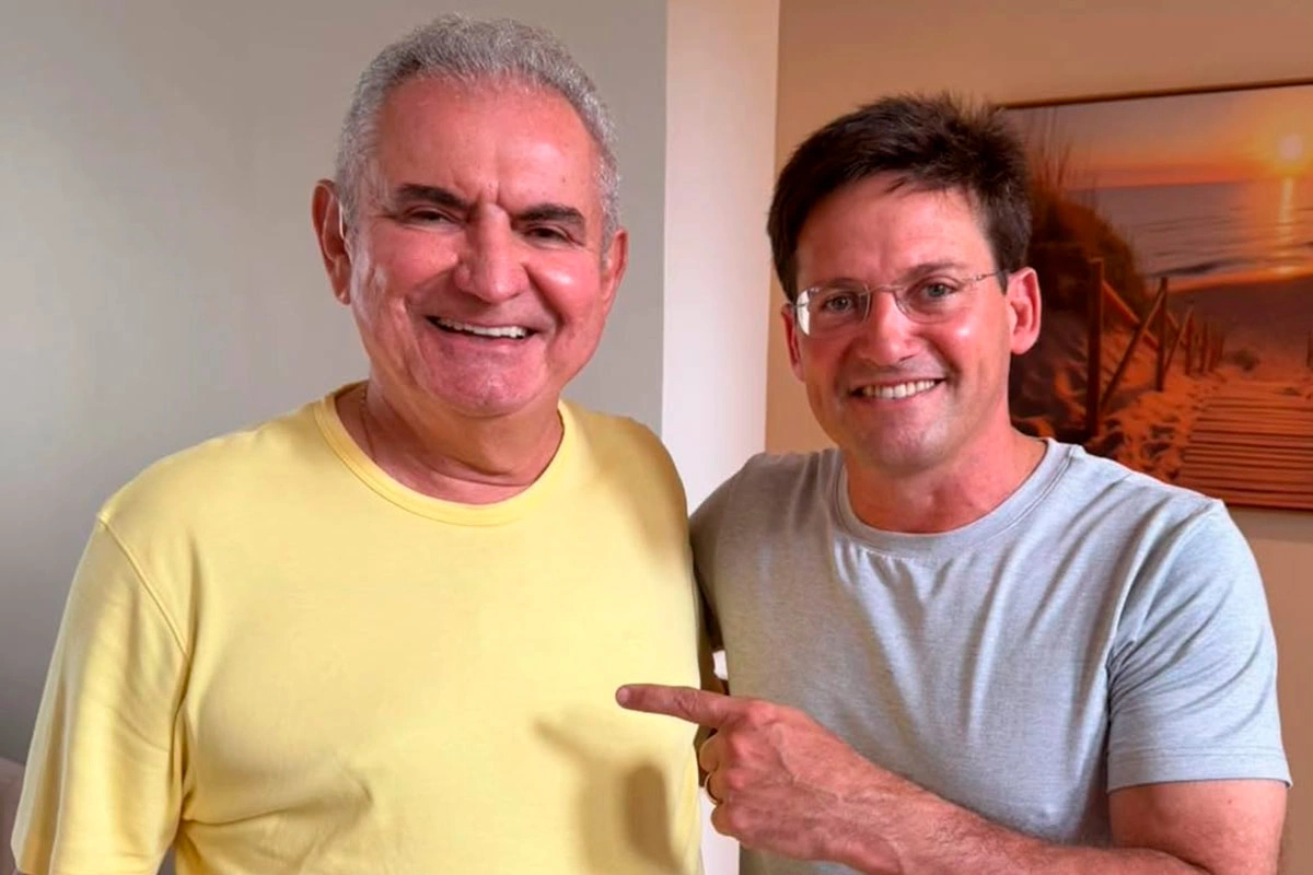 Flávio Bolsonaro anuncia apoio a João Roma e Angelo Coronel na Bahia
