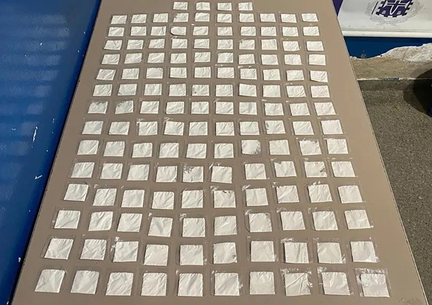 Homem é preso com 144 papelotes de cocaína durante abordagem policial em Macaúbas