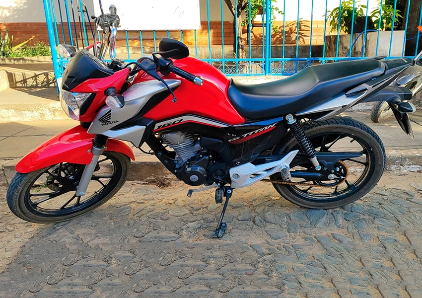Polícia Rodoviária apreende moto roubada com placa clonada em Condeúba