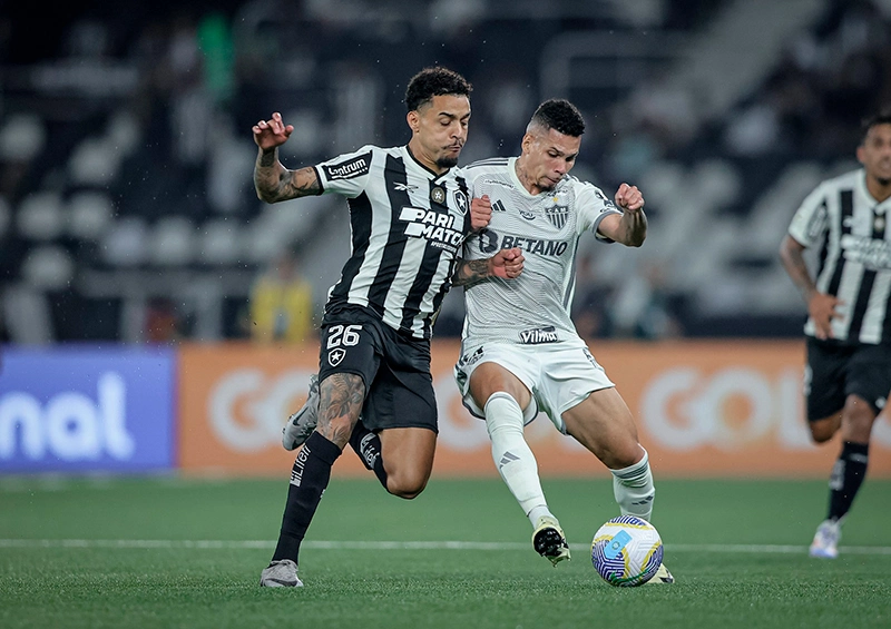 Atlético-MG e Botafogo disputam título da Copa Libertadores neste sábado (30)