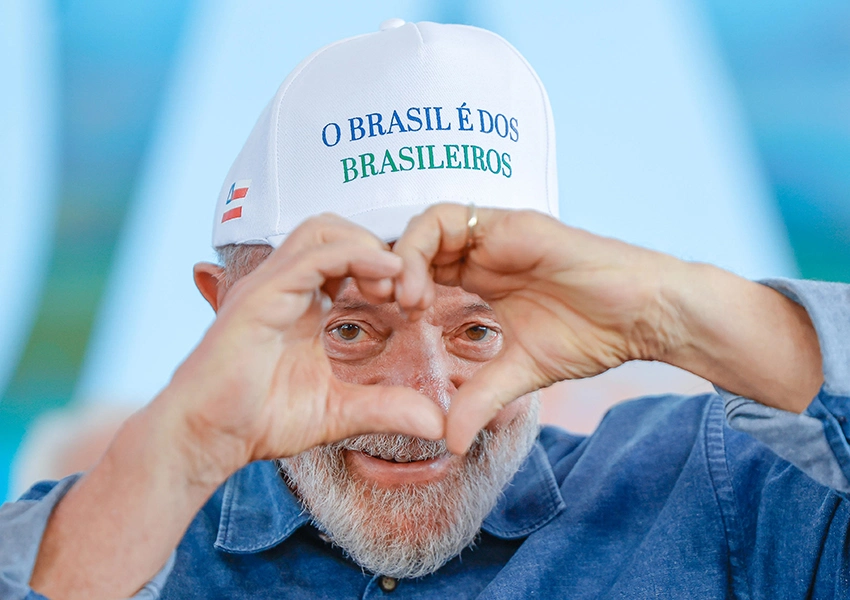 Desaprovação de Lula chega a 55% e aprovação cai para 42%, aponta Paraná Pesquisas