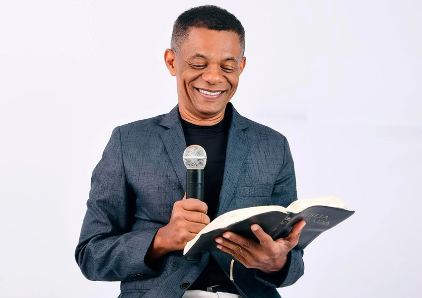 Pastor Ulisses Filho lança o livro “Terapia com a Bíblia” em celebração aos 30 anos de ministério