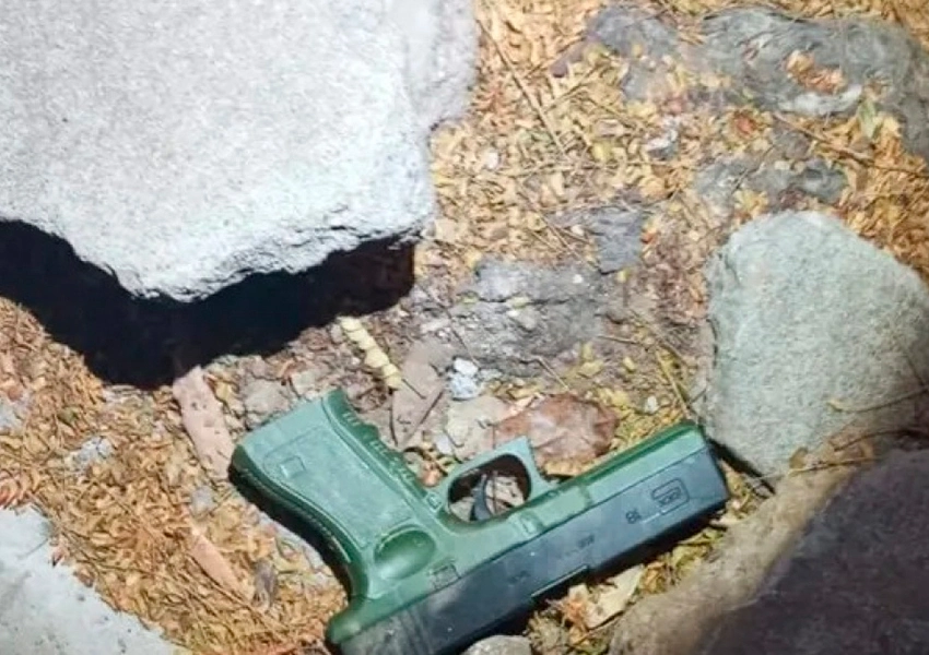 Homem é preso com motocicleta roubada e simulacro de arma de fogo em Guanambi