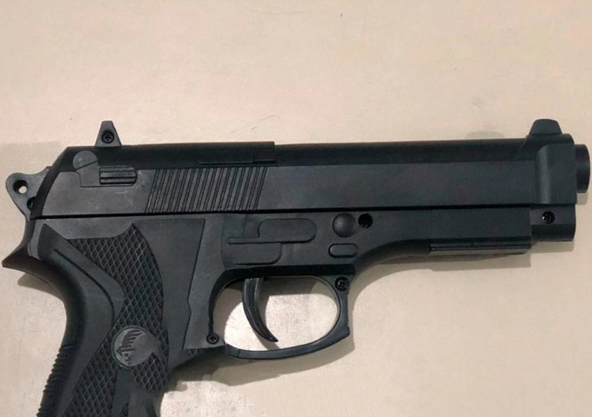 Homem é preso com simulacro de arma de fogo após denúncia de ameaça em Caetité