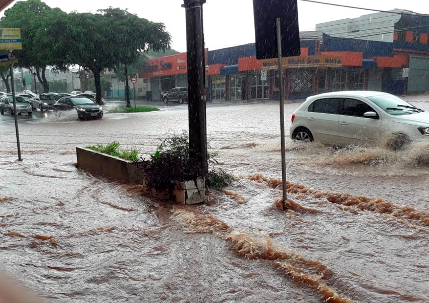 Bahia deve enfrentar chuvas intensas no fim de semana, alerta Inmet