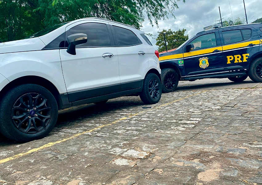 PRF recupera veículo com queixa de apropriação indébita na BR-116 em Jequié