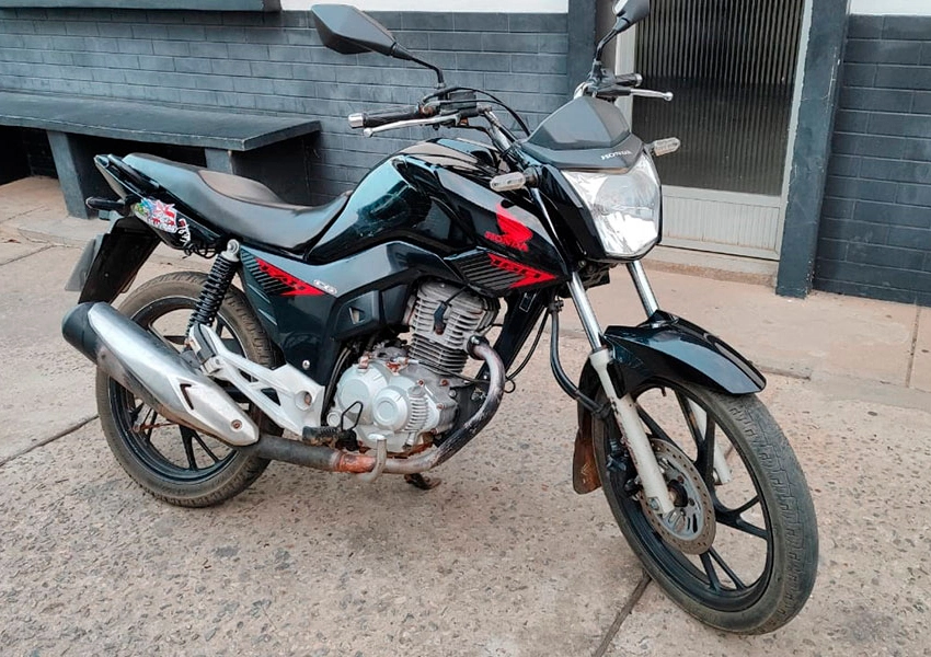 Motocicleta roubada é apreendida durante fiscalização no distrito de Itanagé em Livramento de Nossa Senhora